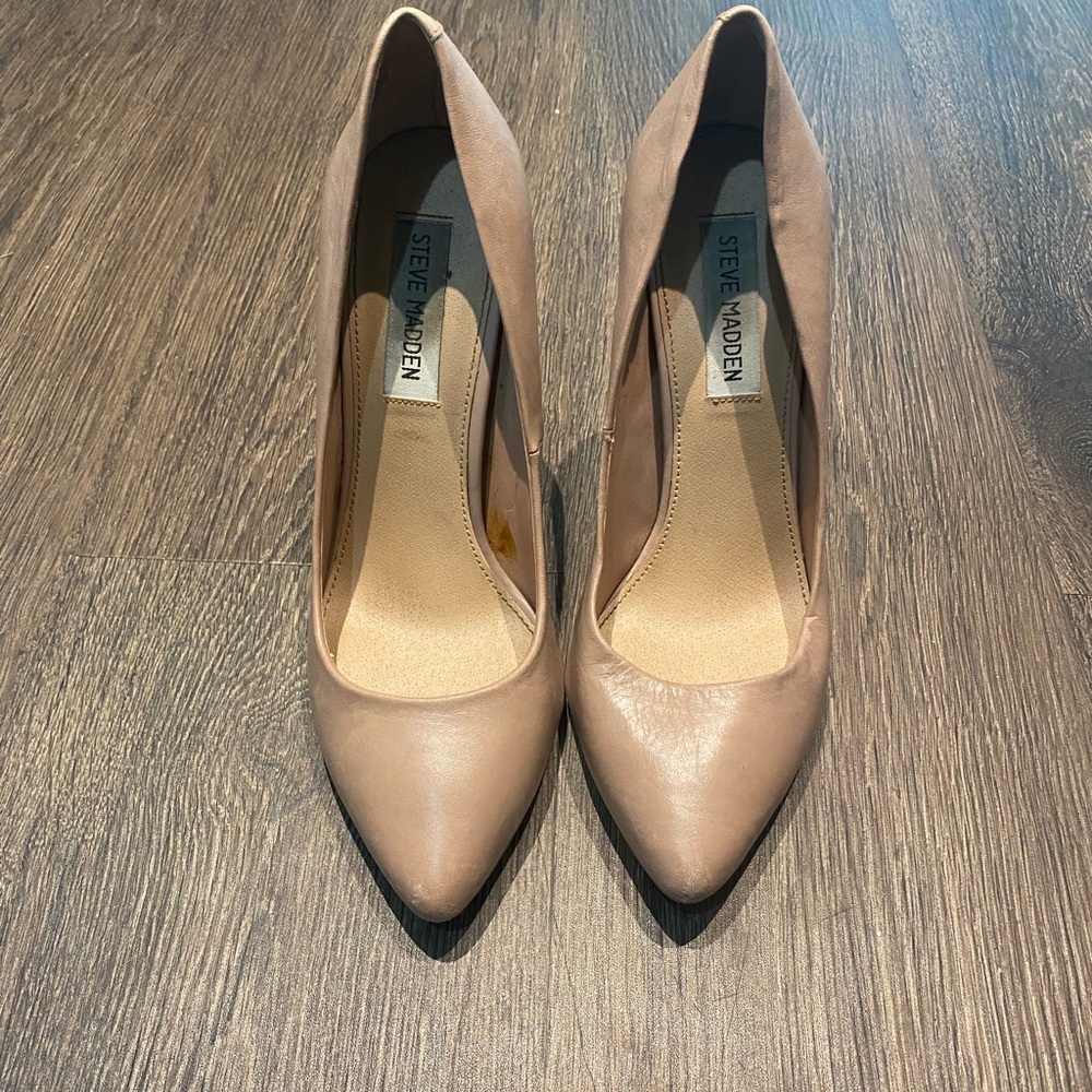Steve Madden nude heels